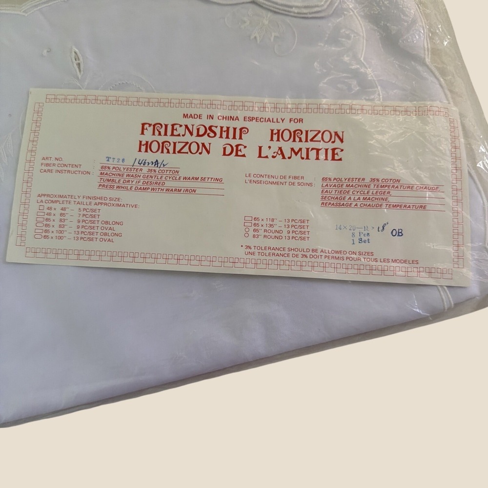 Horizon Friendship White Placemat Napkin Set Scalloped Embroidered Floral Linen